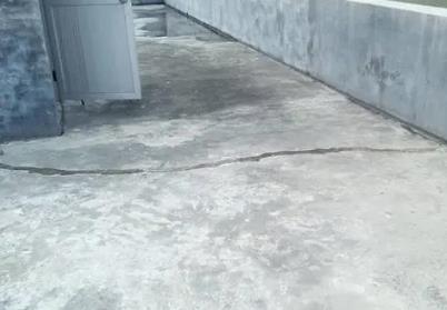 黄骅楼顶漏水维修公司分享下如何解决卫生间隐蔽部位漏水的问题?